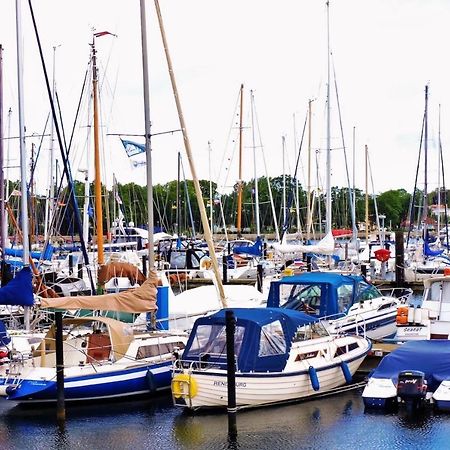 Zwergtaucher Eckernförde Esterno foto
