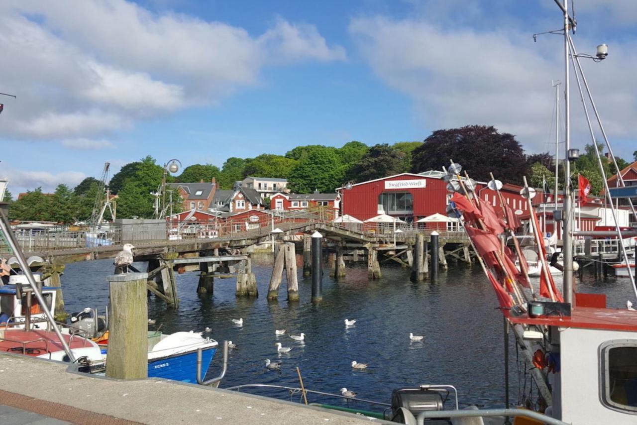 Zwergtaucher Eckernförde Esterno foto